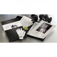 

Hahnemuhle FineArt Paper Portfolio Box with Photo Rag Metallic Edition, 13x19", 50 Sheets