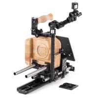 

Wooden Camera Canon 1DX/1DC Unified Accessory Kit (Pro), Includes Unified DSLR Cage (Large), 15mm Baseplate, 2x 15mm Rod (6"), 2x 15mm Rod (9"), 3" Ultra Arm Monitor Mount, 12" Safety Dovetail, A-Box , Rod Clamp and Battery Slide