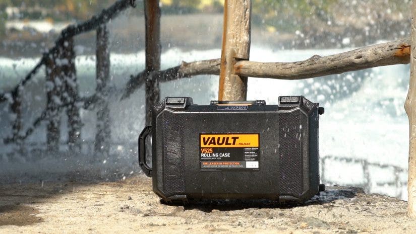 Pelican V525 Vault Rolling Case