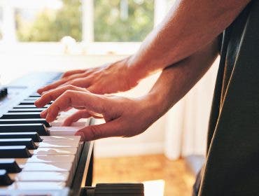 The Benefits of Playing the Keyboard and How to Get Started